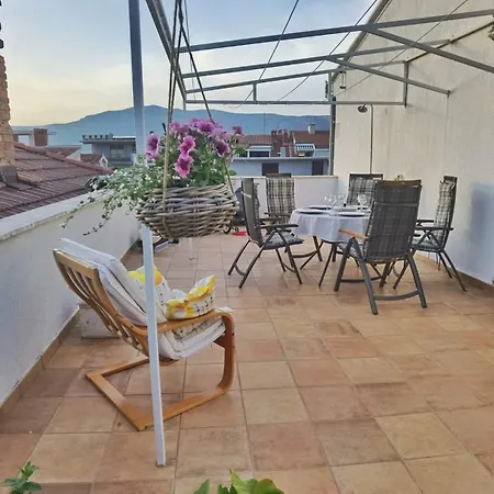 Holiday home Charming Center Terrace & Parking